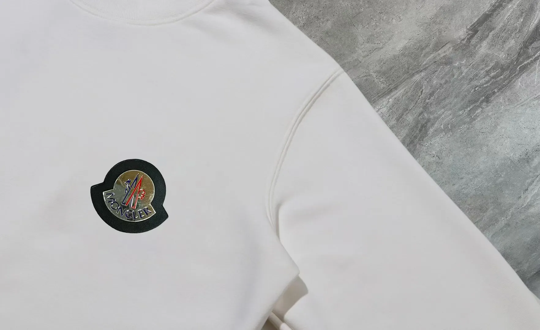 【 In Stock】 〖 𝐌𝐎𝐍𝐂𝐋𝐄𝐑~ 〗 440g ， 😎 ， ， Factory 2025 T ， ， Premium LOGO， Same Style ：Black White Size：S M L XL 2XL
